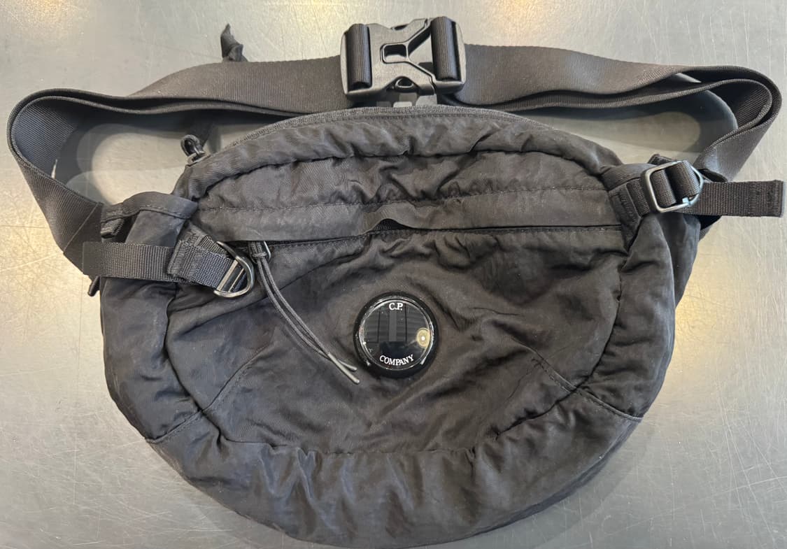 C.P. 컴퍼니 나일론 B 렌즈 크로스바디 팩 블랙 - 25FW 상품이미지2