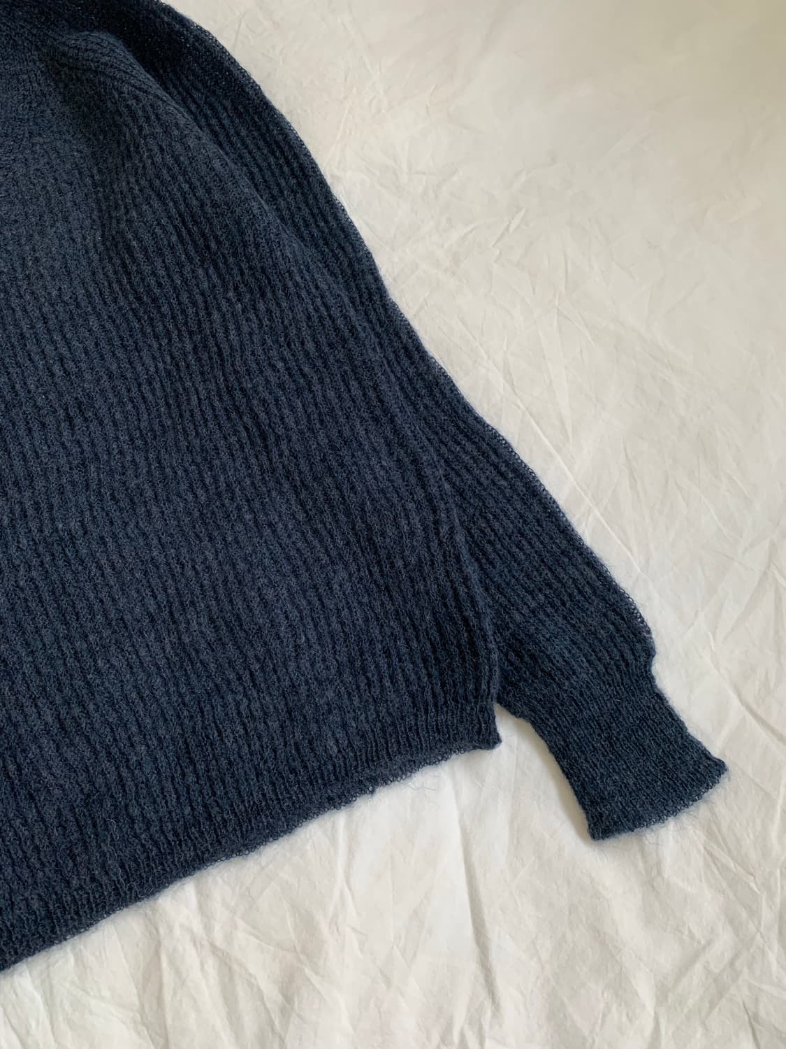 네이비 모헤어 브이넥 니트 상품이미지3