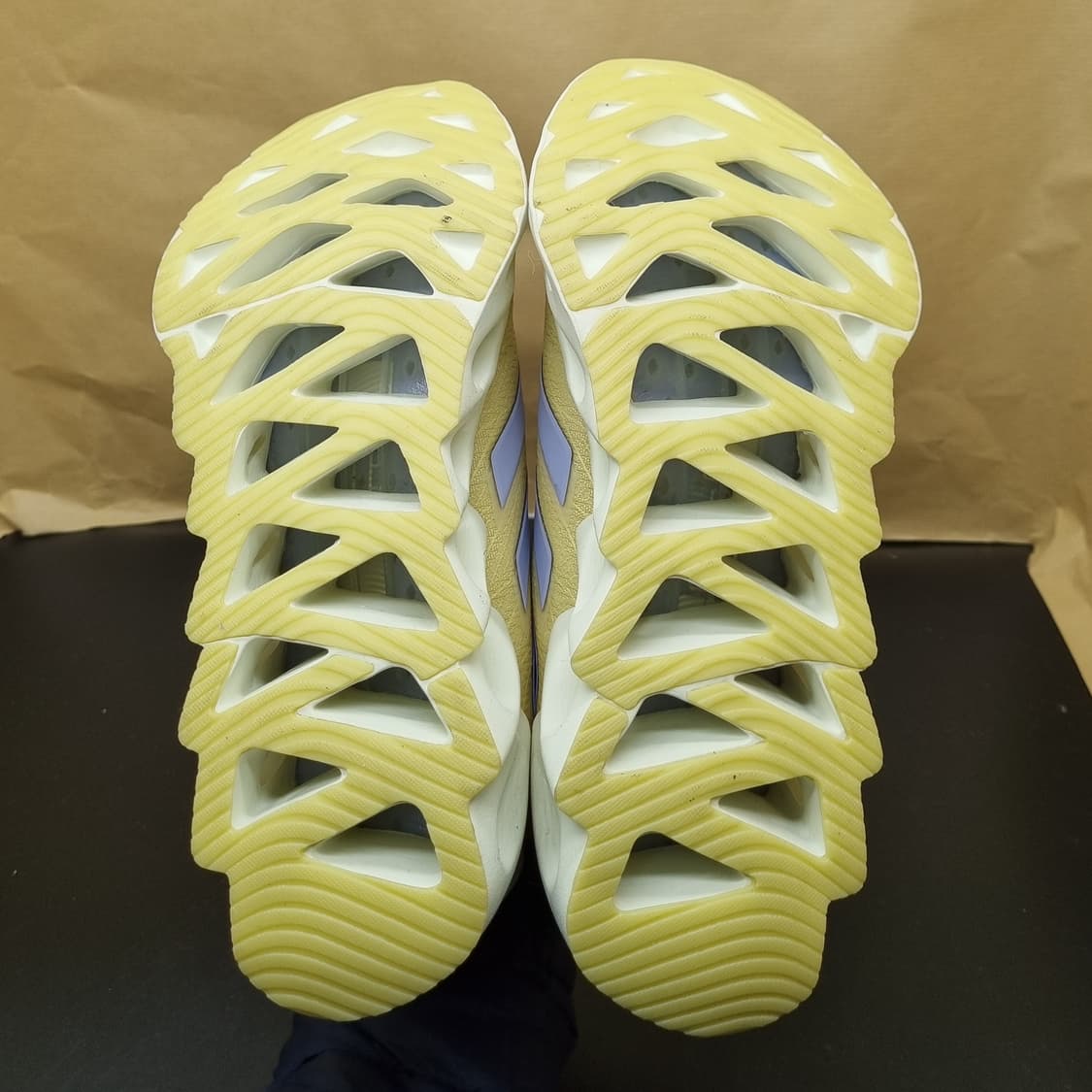아디다스  스위치 레몬 쿠셔닝 운동화 240 상품이미지3