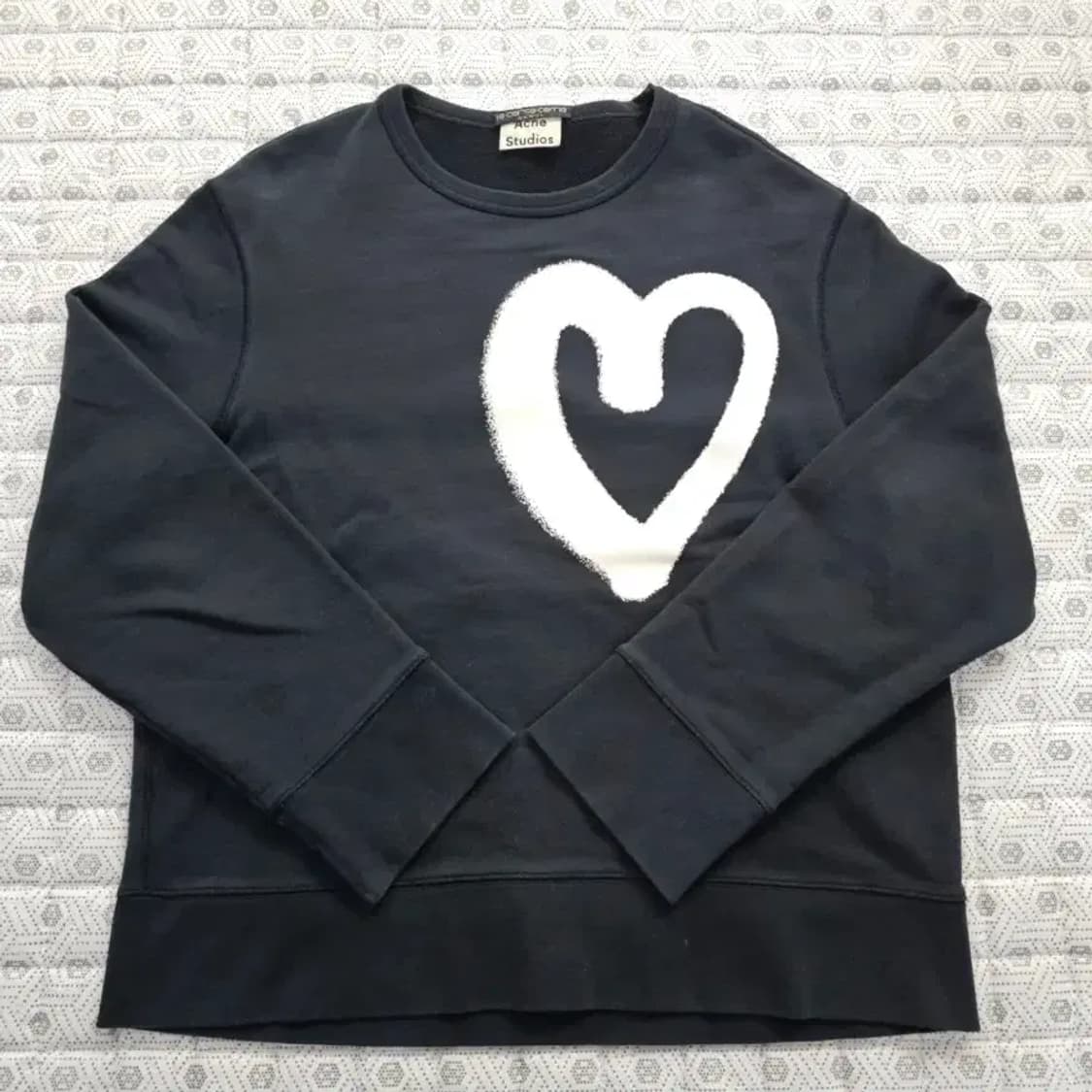 아크네 스튜디오 캠퍼스 하트 맨투맨 95 상품이미지2