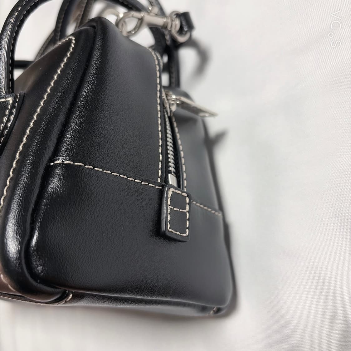 MARGE SHERWOOD 마지셔우드 소프트 미니 토트백 블랙 상품이미지3