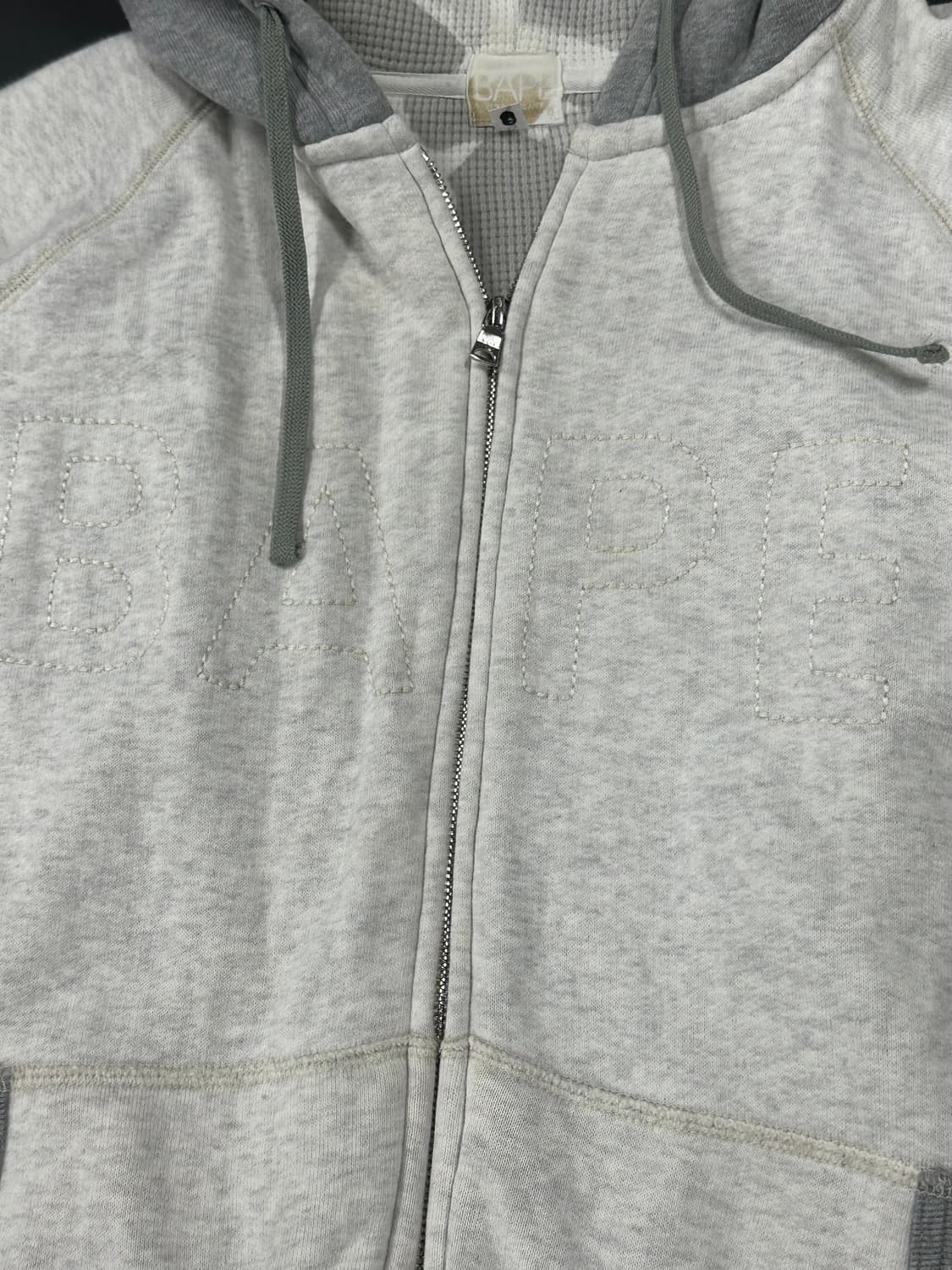 베이프 화이트 자수로고 카모 풀집업 상품이미지7