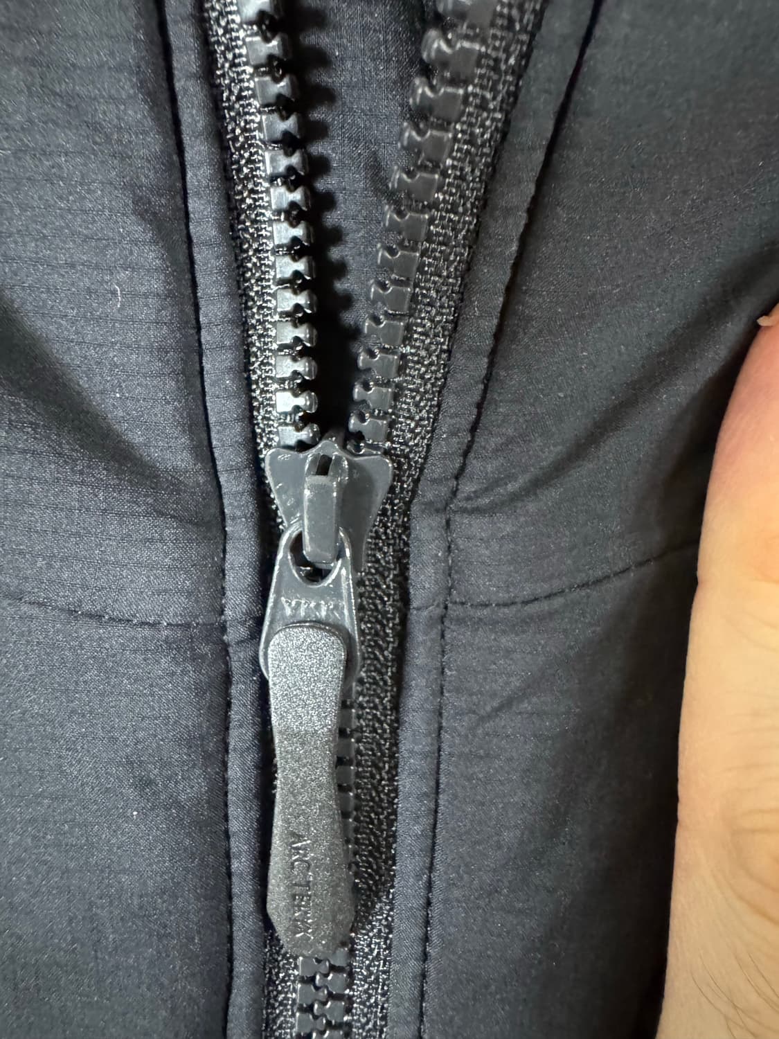 2XL 아크테릭스 아톰 후디 바람막이 블랙 / lt 세륨 상품이미지3