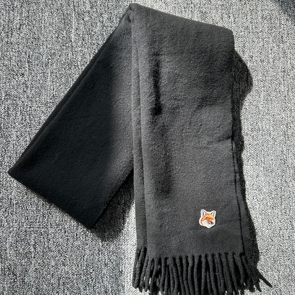 메종키츠네 폭스헤드 블랙 울 머플러 상품이미지3