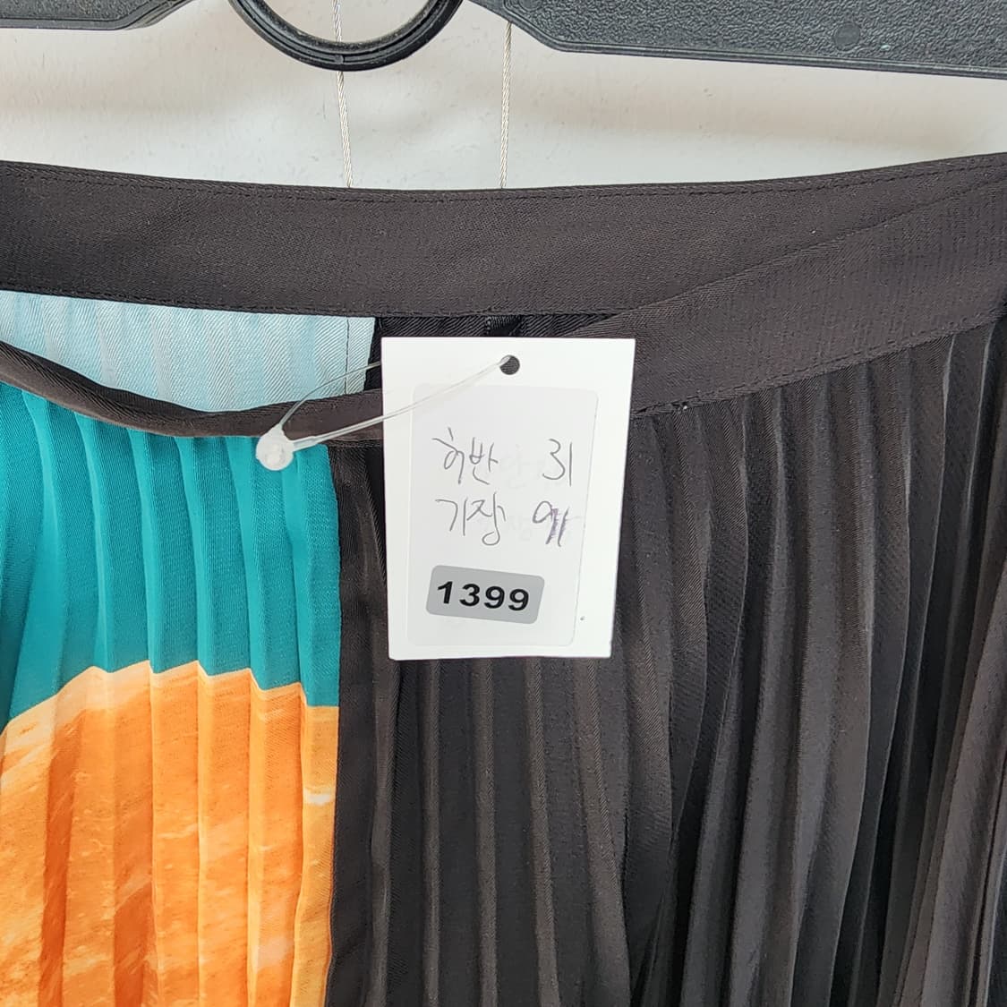 H&M 언발란스 플리츠 롱 스커트 상품이미지9