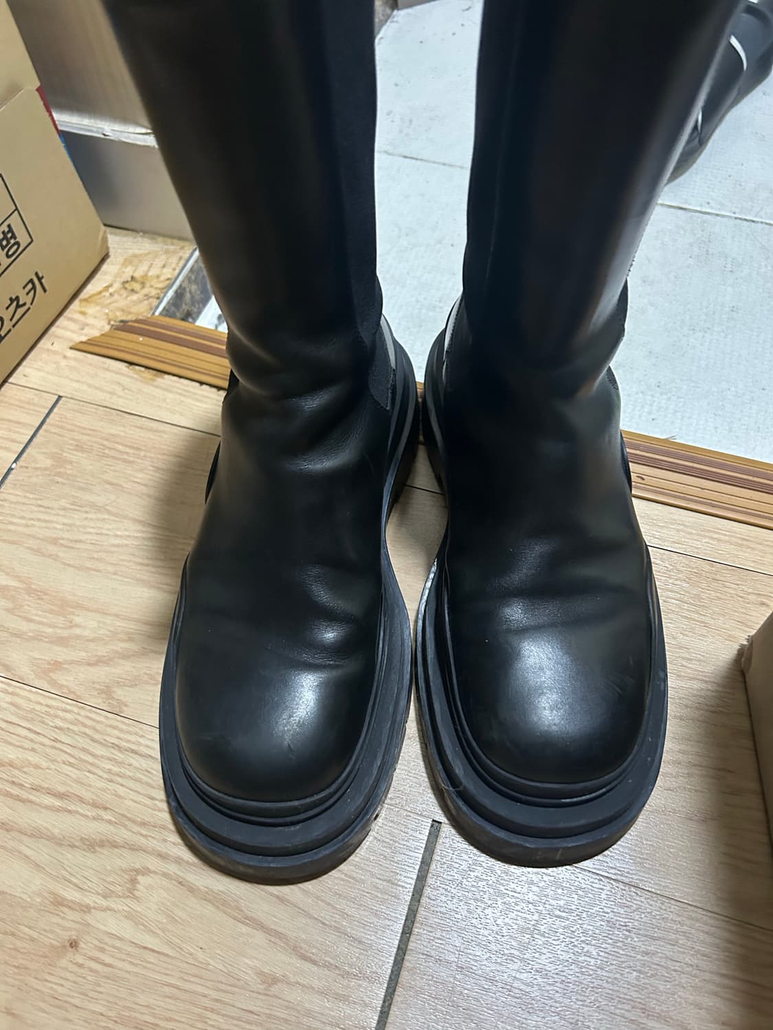 보테가 타이어 부츠 블랙 상품이미지1