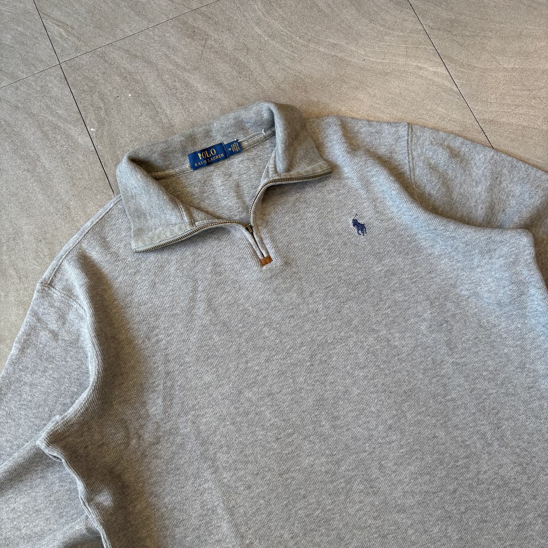 폴로 국내 정품 최신라벨 그레이 반집업 니트 상품이미지2
