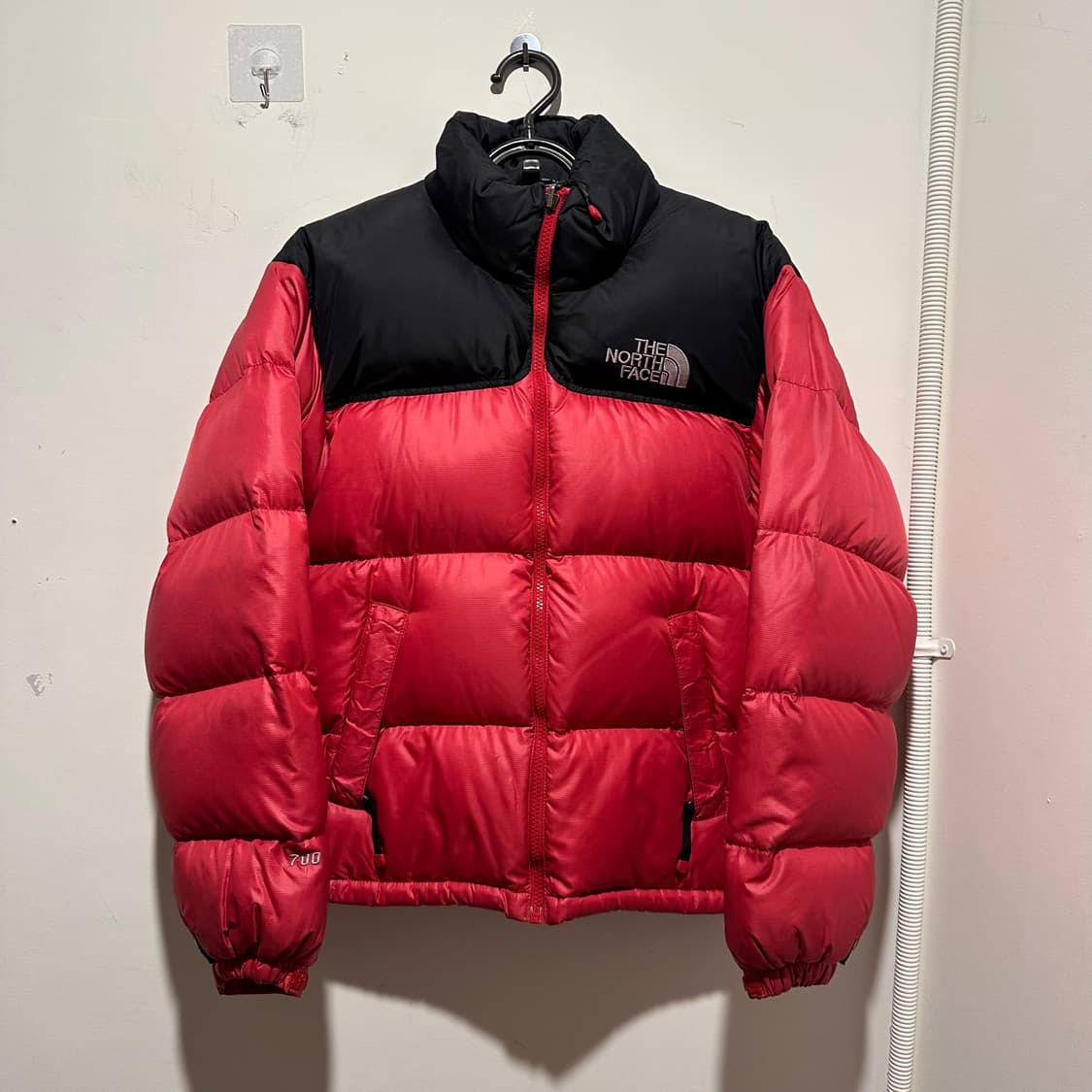 노스페이스 눕시 700 레드 패딩  상품이미지1