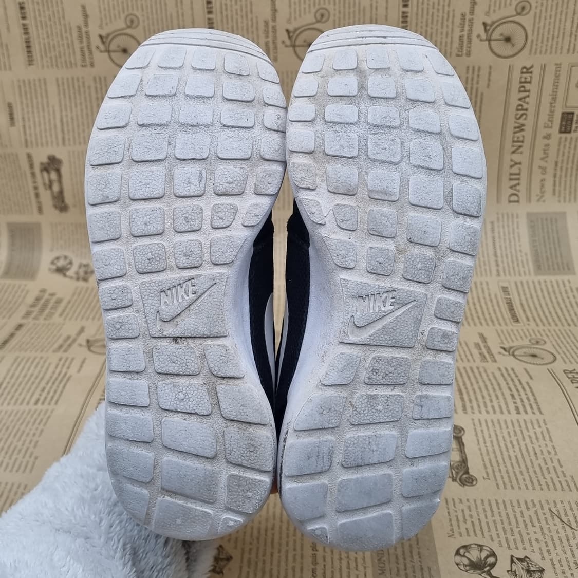 나이키 로위런 여성운동화230 상품이미지3