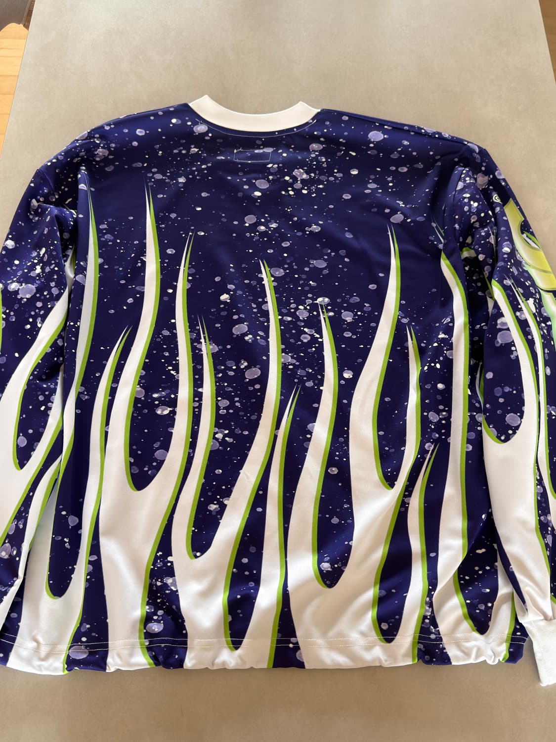 급처 크리틱 레이싱 긴팔 티셔츠 L 판매 상품이미지4