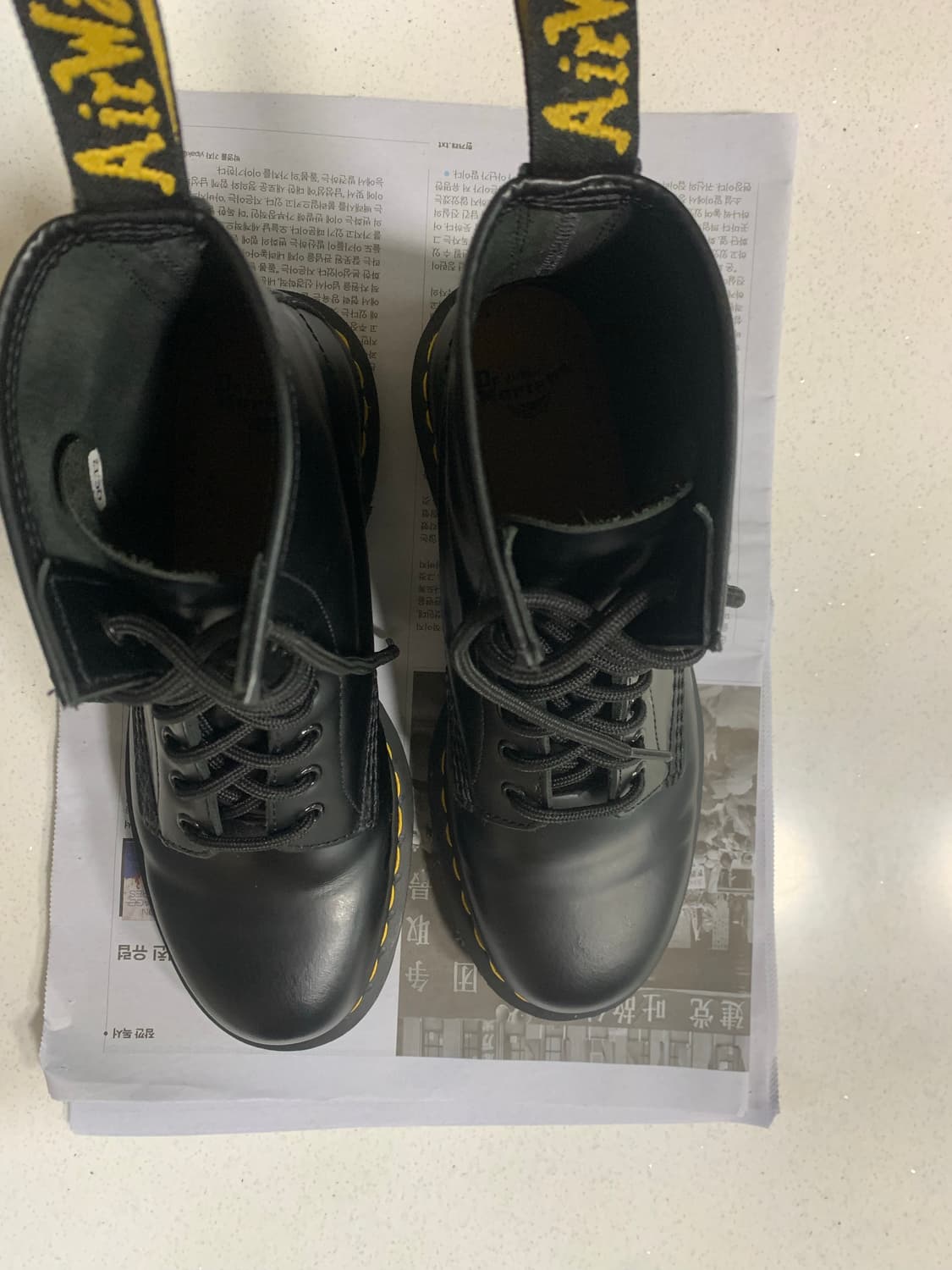 닥터마틴 1460 8홀 레이스 로우 부츠 블랙 상품이미지2