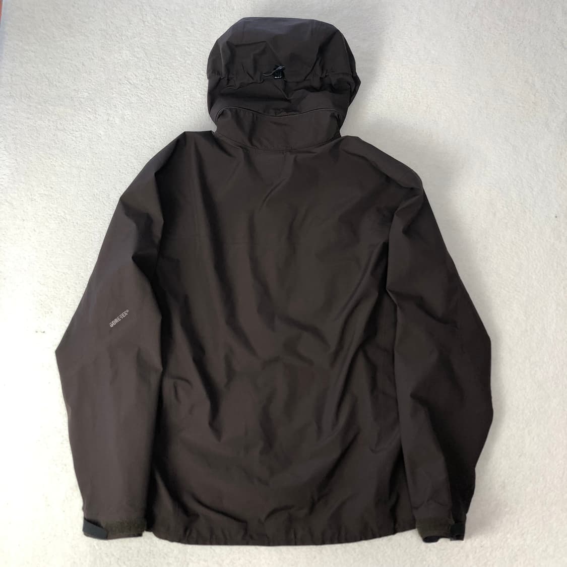 아크테릭스 고어텍스 다크브라운 자켓 상품이미지2