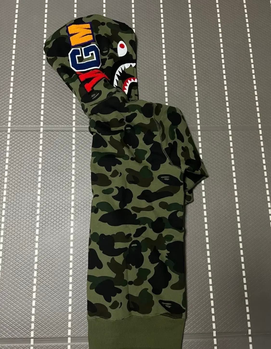 베이프 녹계 샤크 후드집업 판매 상품이미지3