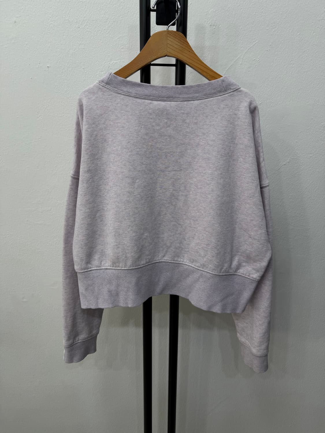 정품) 아디다스 여성 오버핏 크롭 라벤더 맨투맨 M 상품이미지5