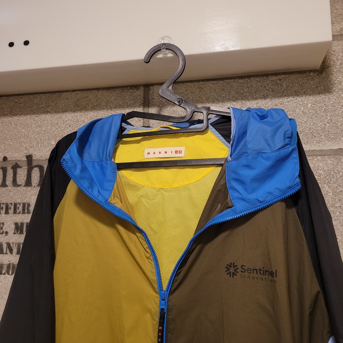 유니클로 X 마르니 경량 바람막이 2XL 상품이미지3