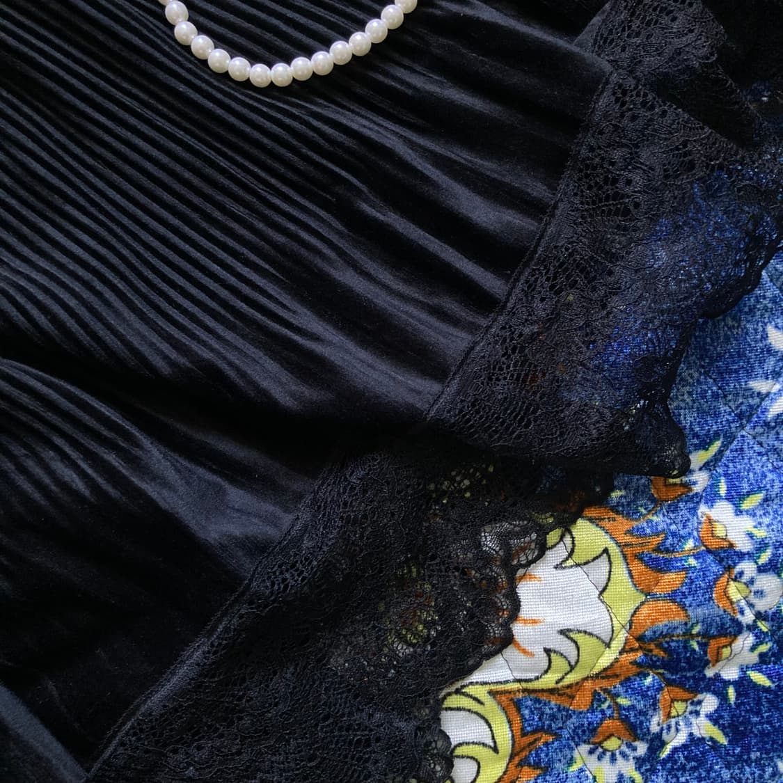 빈티지 벨벳 플리츠 레이스 디테일 셔링 블랙스커트 치마 상품이미지3