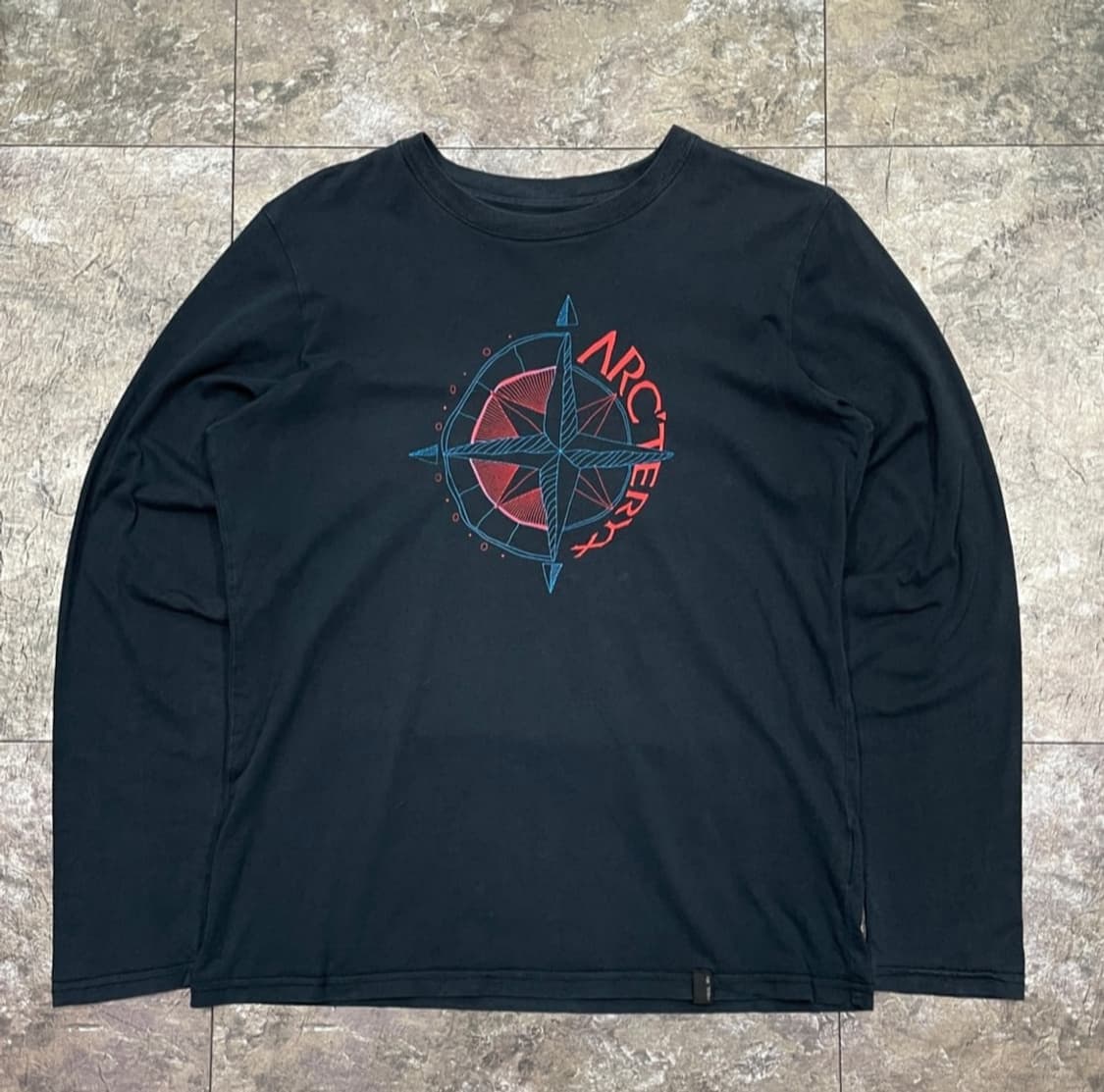 아크테릭스 롱슬리브 상품이미지1