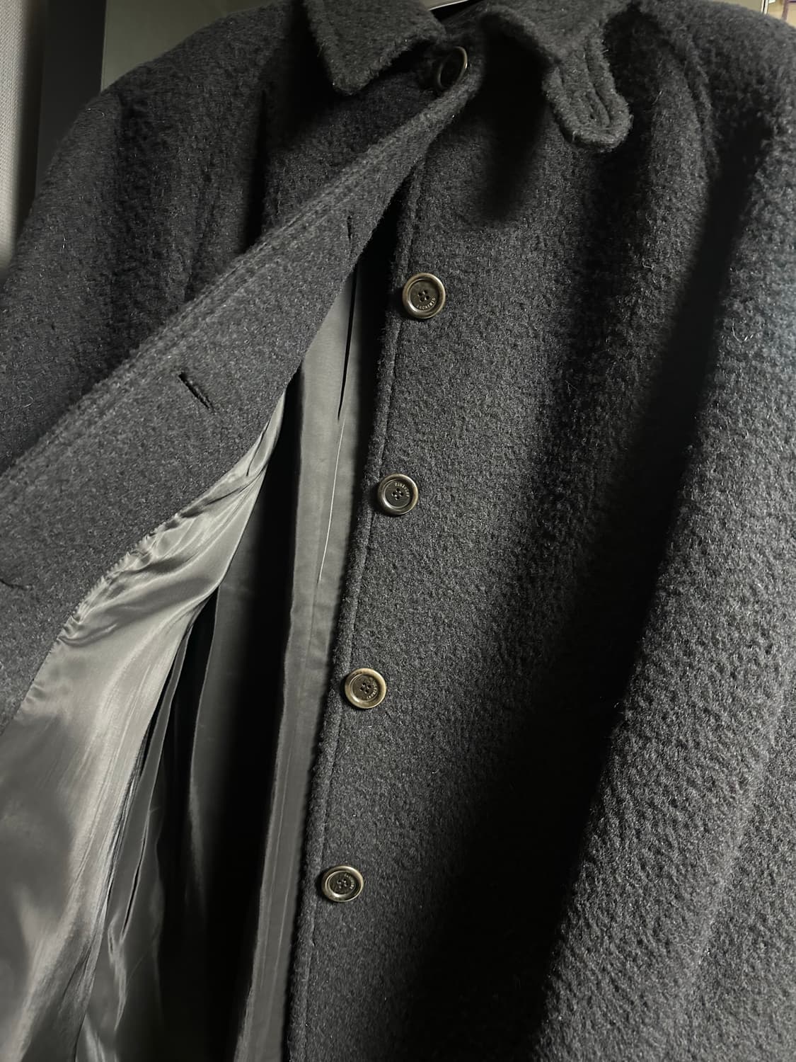 아모멘토 알파카 래글런 코트 24fw 블랙 상품이미지4