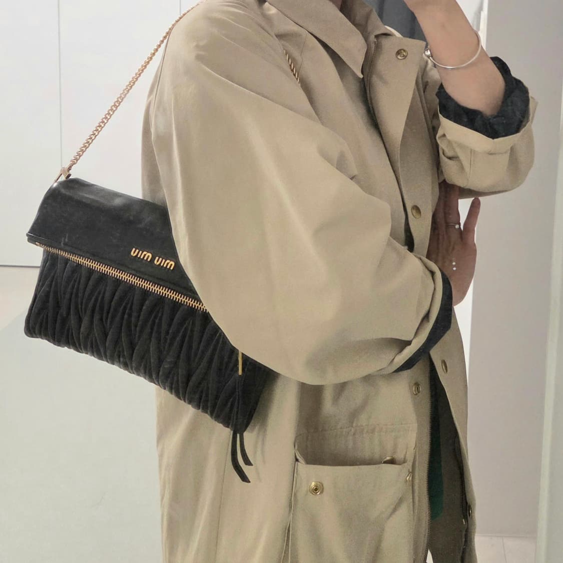 미우미우 정품 마테라쎄 금장 블랙 크로스백 숄더백 폴딩클러치백 상품이미지1