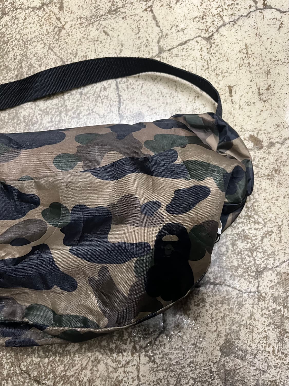 베이프 기프트백 카모 힙색 슬링백 상품이미지3