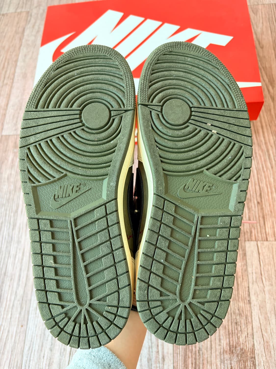 나이키 조던 1x 트래비스 스캇 레트로 로우 OG SP 리버스 상품이미지5