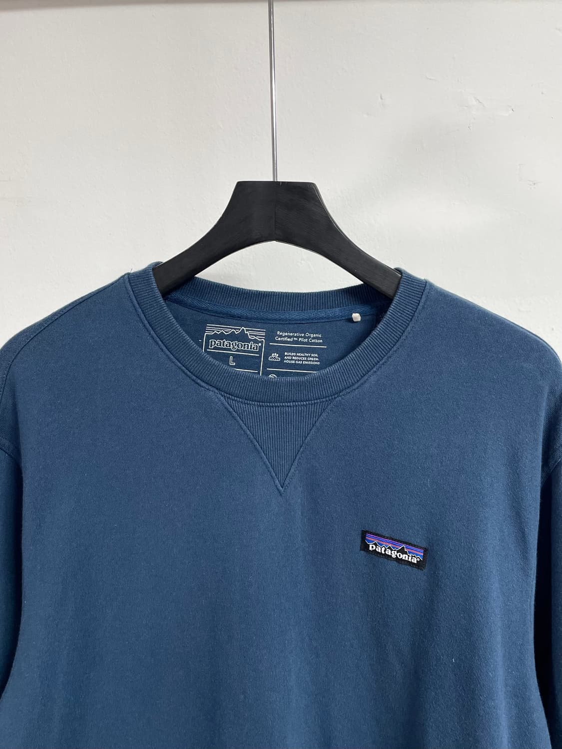 파타고니아 로고 라운드 맨투맨 (on.338 )   상품이미지2