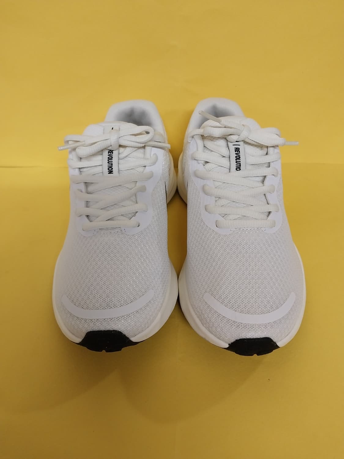 여성 나이키 레볼루션7 메탈릭실버 운동화 (235) 상품이미지2