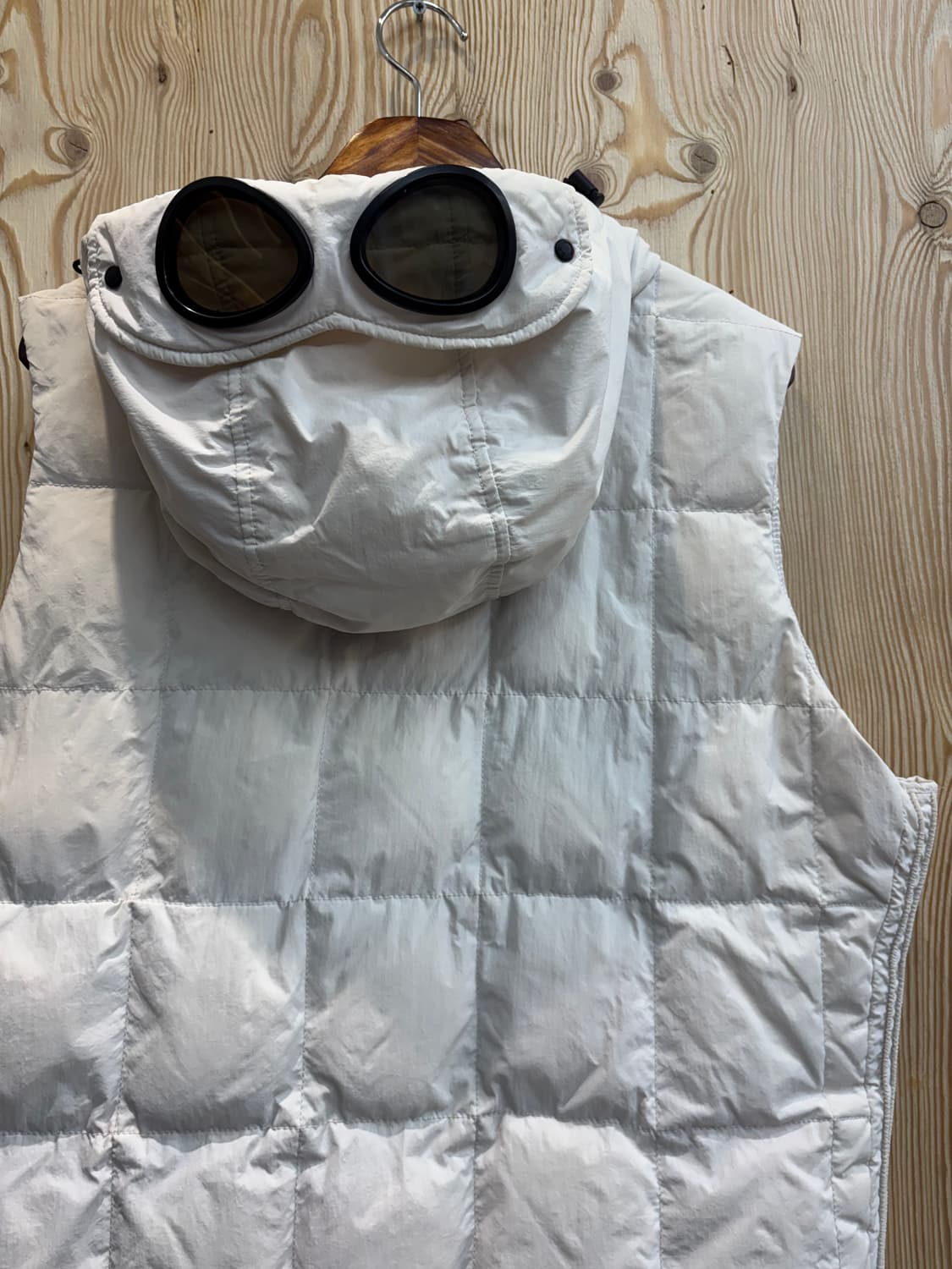 C.P. 컴퍼니 고글 다운 베스트 상품이미지4