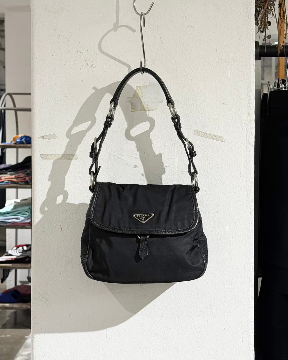프라다 블랙 나일론 미니 숄더백 상품이미지1