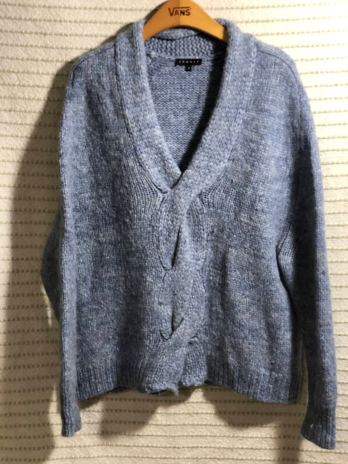 띠어리 알파카 울 혼방 블루 숄카라 브이넥 니트 스웨터 상품이미지1