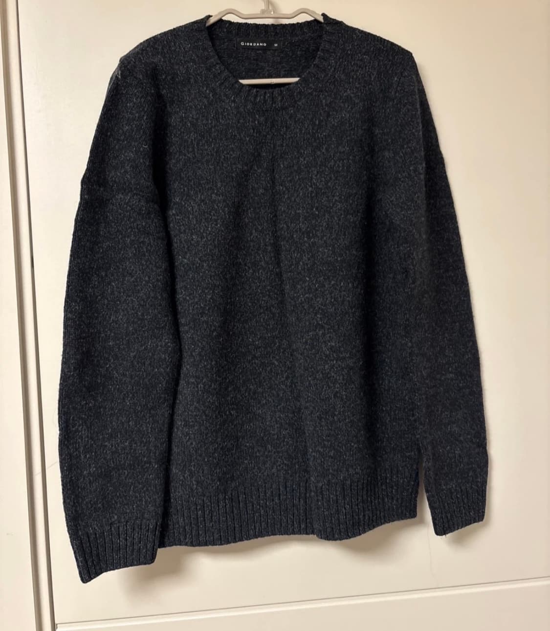 지오다노 블랙 니트 스웨터 M 상품이미지1
