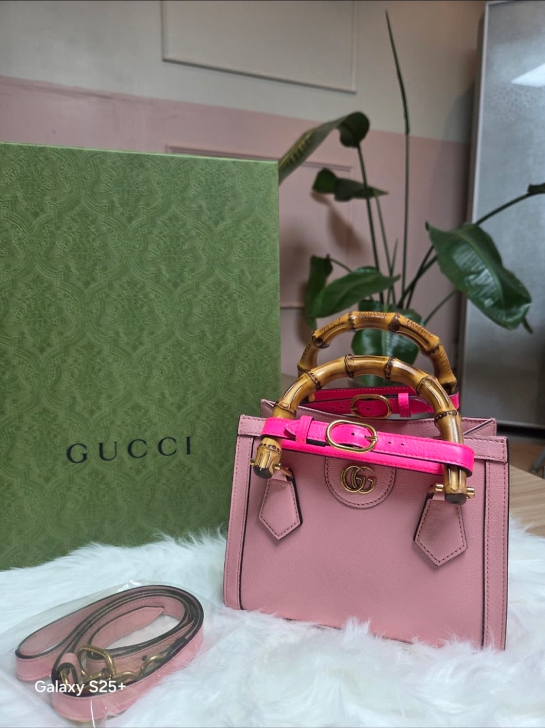 구찌 다이애나 미듐 탑핸들 뱀부 새상품 핑크 상품이미지1