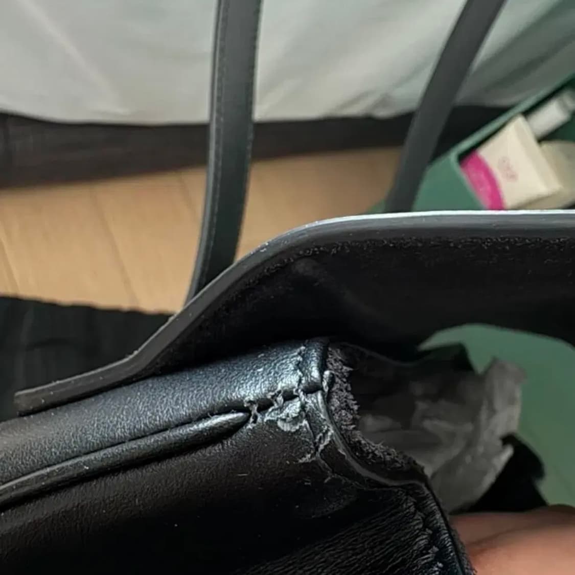 셀린느 16 소프트 블랙 미디움 숄더백 상품이미지4