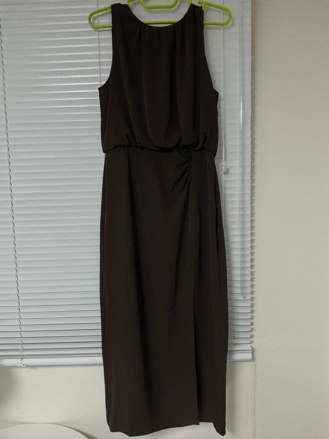 자라 허리 셔링 미디 원피스 브라운 상품이미지3