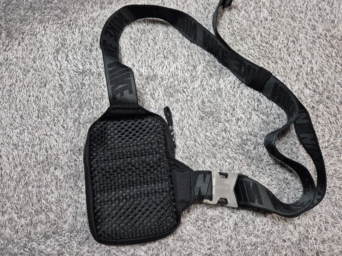 나이키 에센셜 스몰 힙백 슬링백 상품이미지3