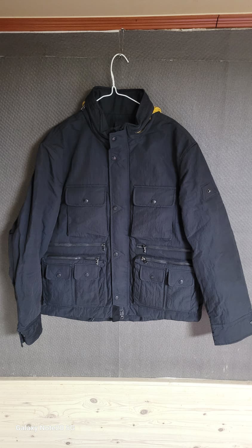 이스트로그 패딩 상품이미지1