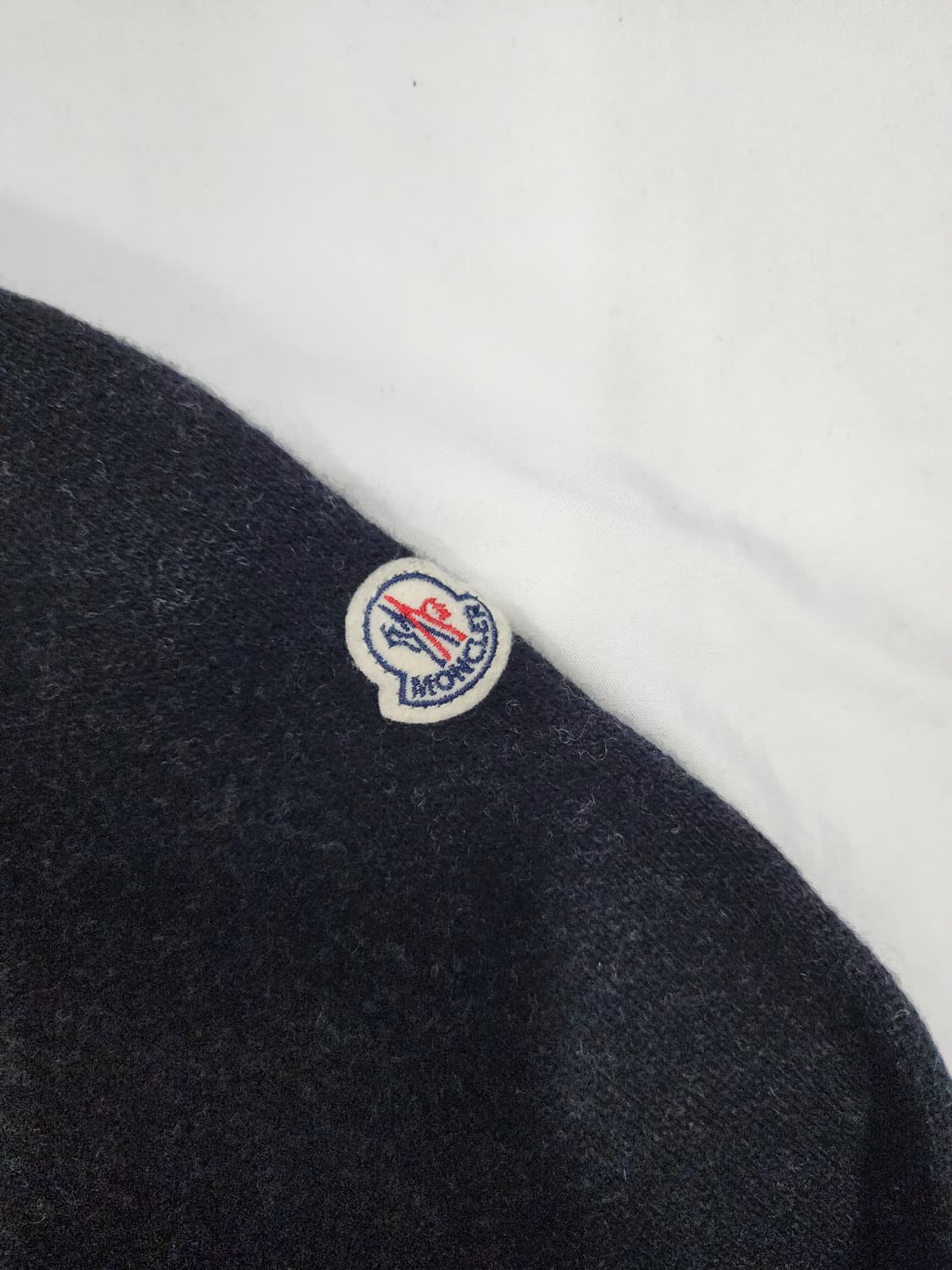 몽클레어 남성 울프 와펜 니트 스웨터 상품이미지5