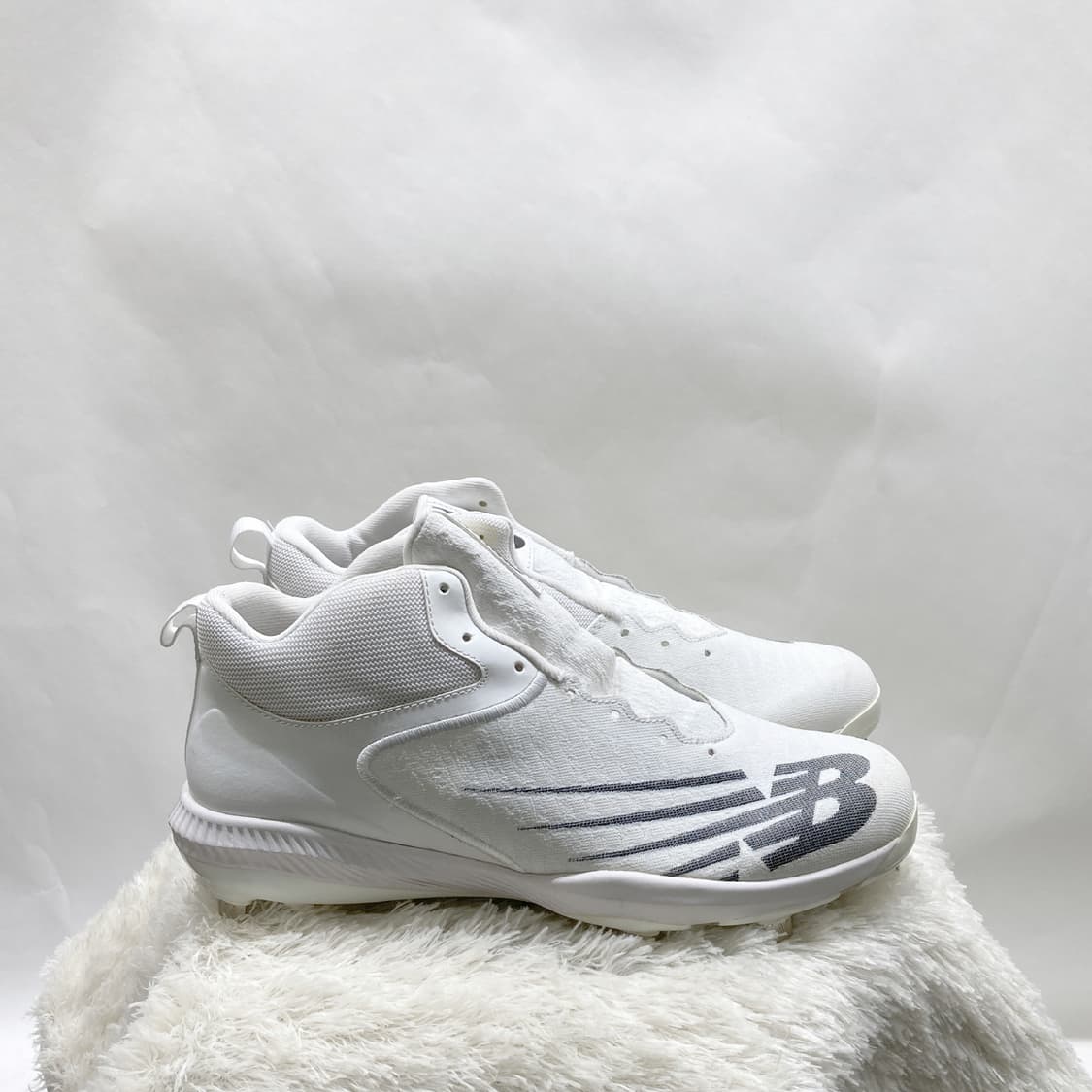 뉴발란스 징일체형 미드컷 야구화 300  상품이미지3