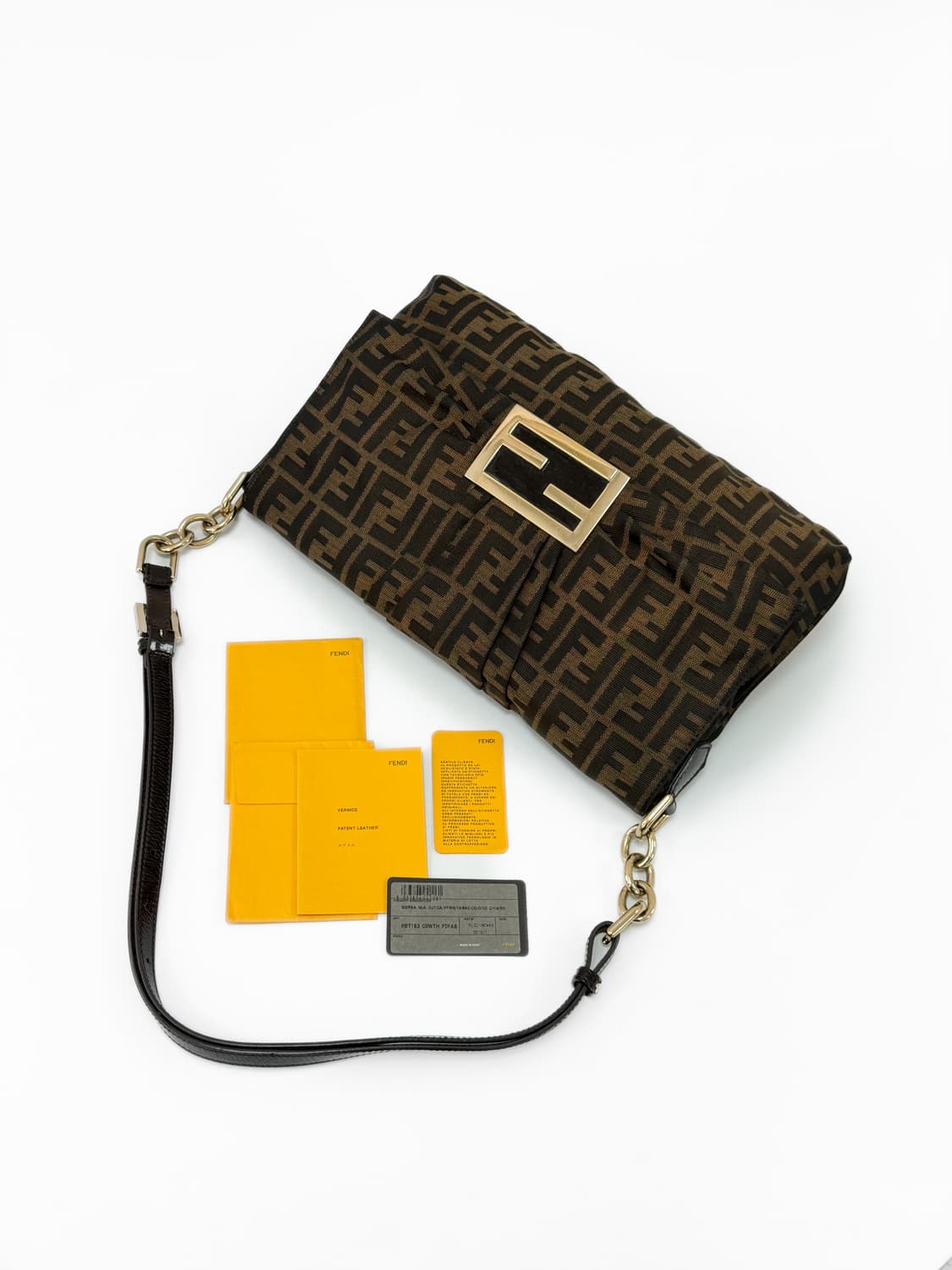 펜디 미아 주카 캔버스 플랩 숄더백 상품이미지1