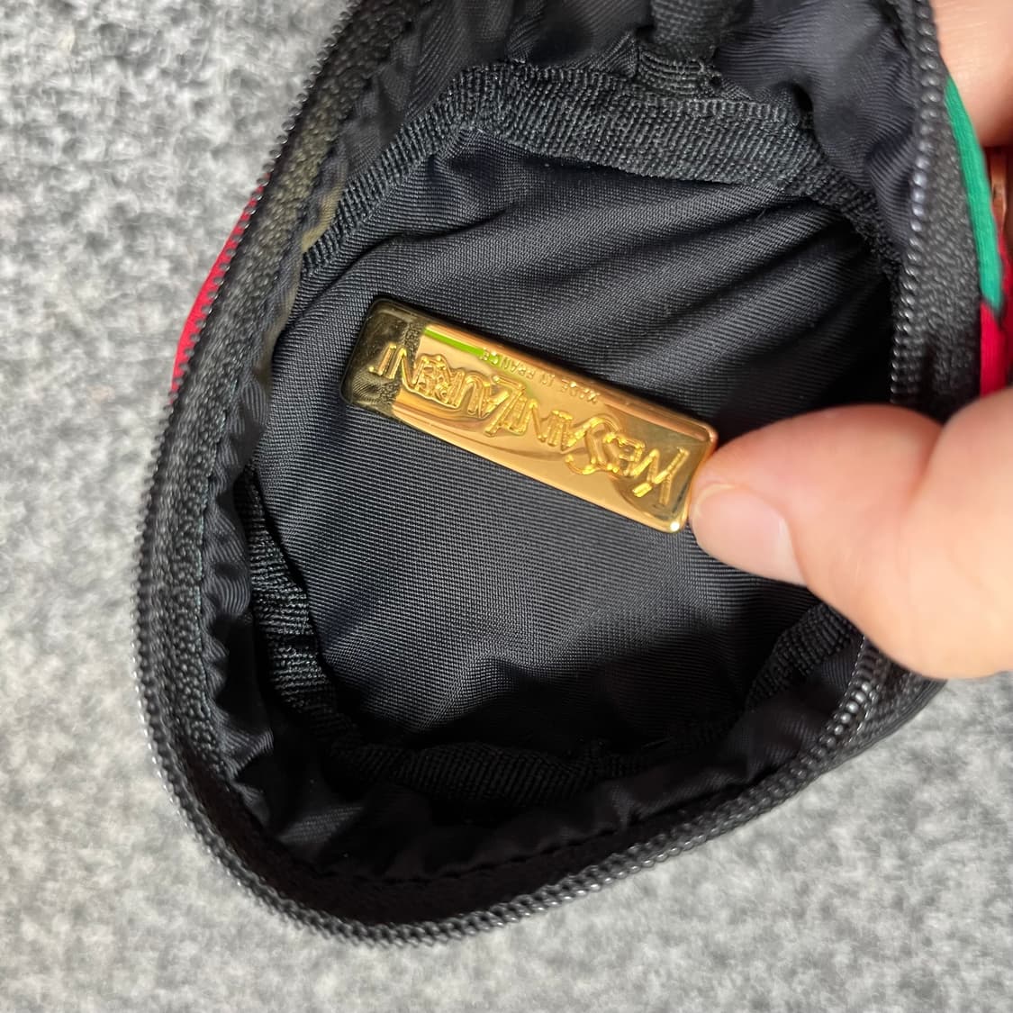 입생로랑(YSL) 빈티지 러브 프린트 나일론 파우치 상품이미지2