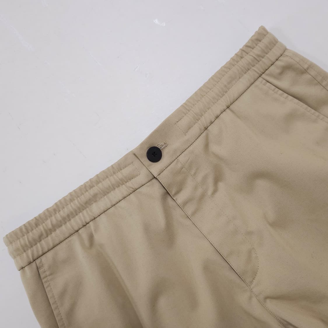 솔리드옴므 베이지 자수 로고 쇼츠 상품이미지4