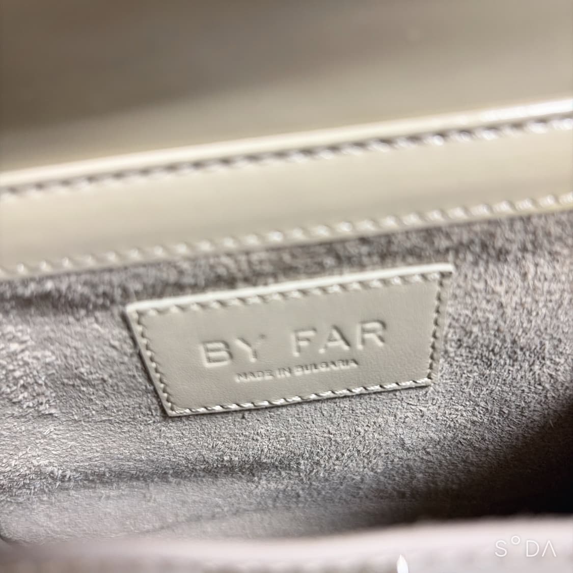 바이파 에나멜 빌리백 크로스백 상품이미지9