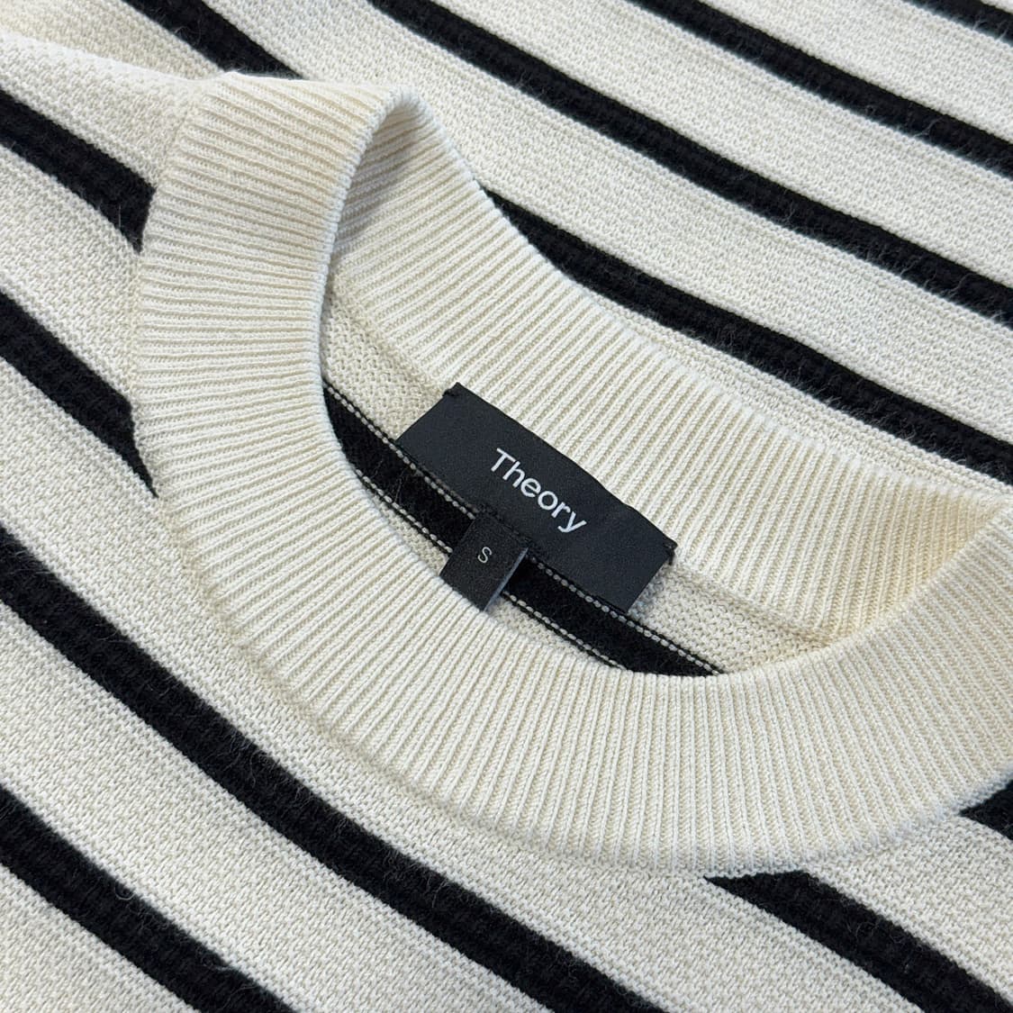 띠어리 스트라이프 니트 탑 상품이미지3