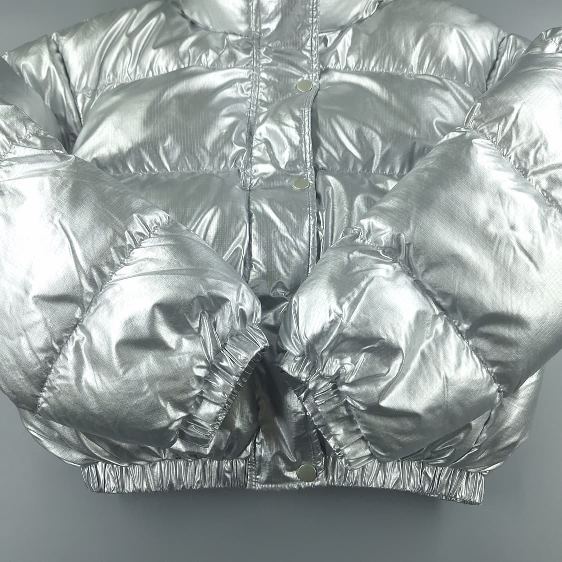 MATERIAL DEPT 실버 유광 메탈릭 히든지퍼 크롭 솜패딩 점퍼 상품이미지5