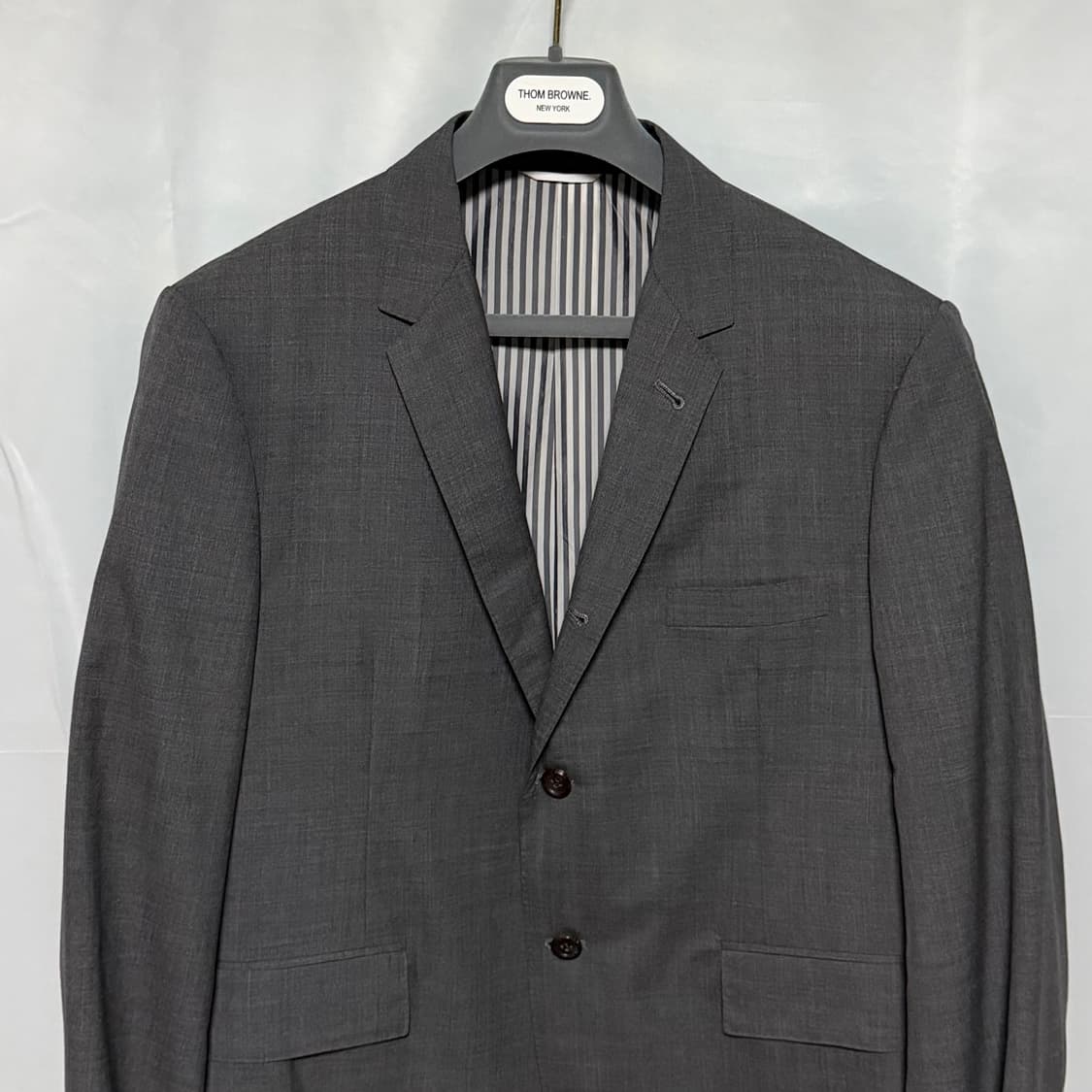 [S+급/4] 톰브라운 울 트윌 클래식 수트 정장 그레이 상품이미지2