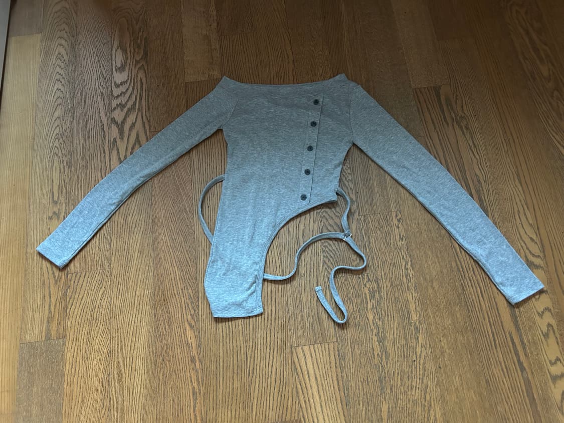 에이블리 사이드 절개 크롭티 판매 상품이미지2