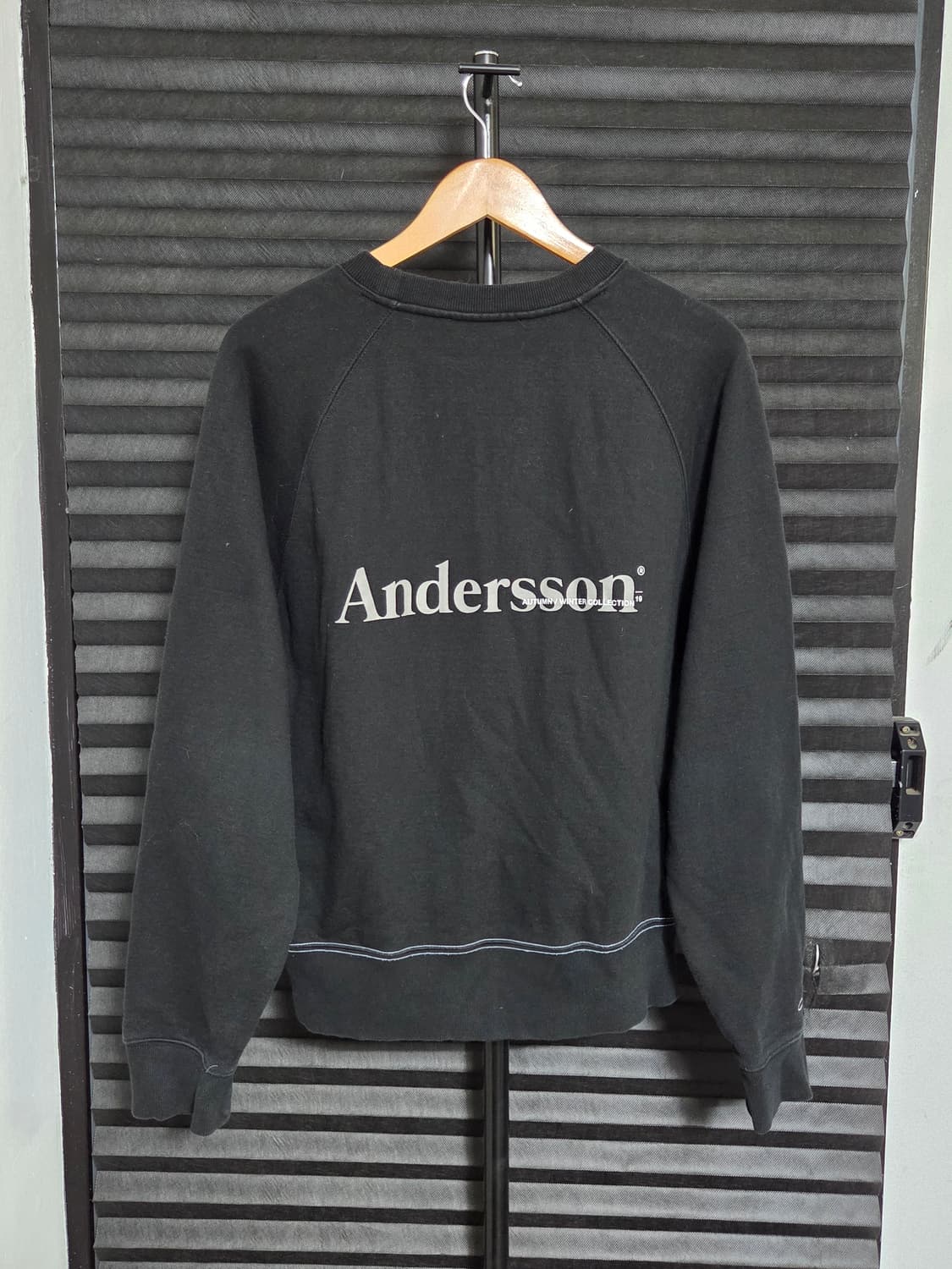 [앤더슨벨] 19FW 컨템포러리 로고 맨투맨 | 00079 상품이미지7