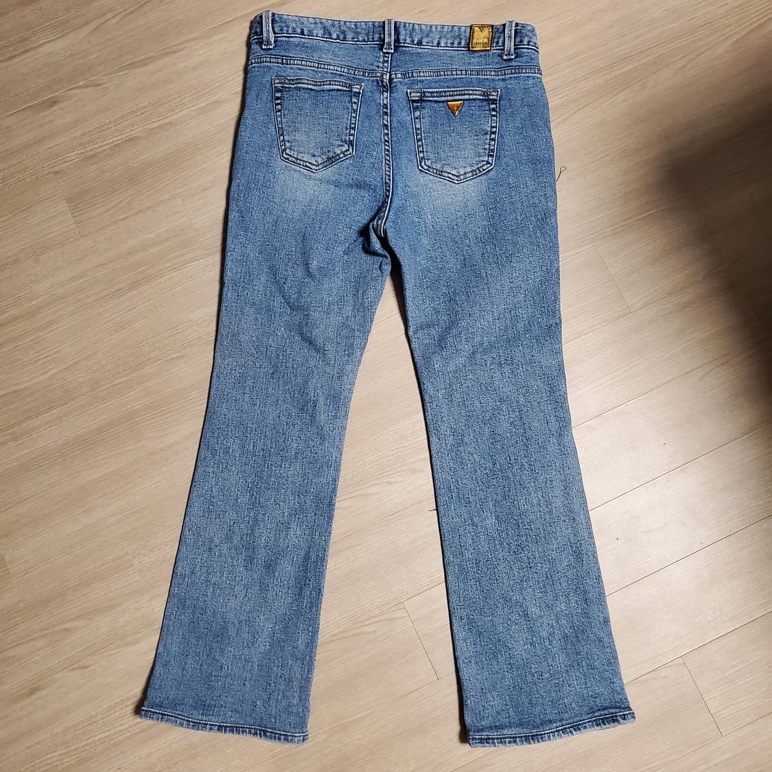 게스 여성 데님 슬림 부츠컷 상품이미지4