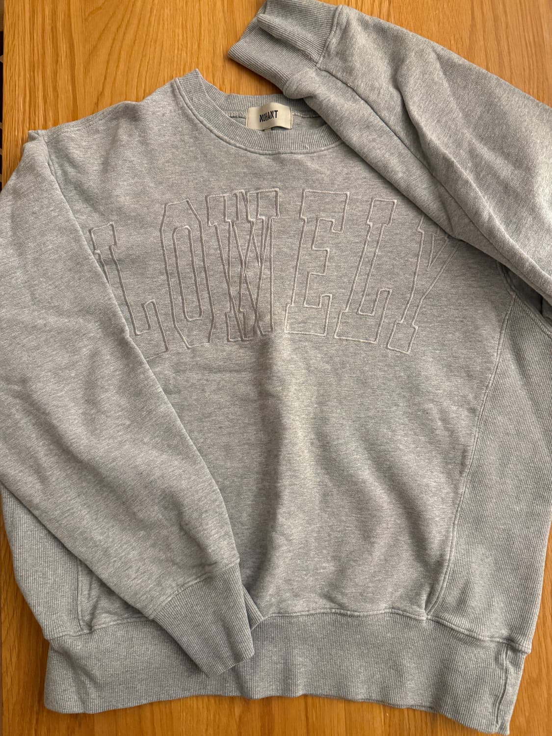 노앙 론리러블리 맨투맨 스웻셔츠 NOHANT 상품이미지1