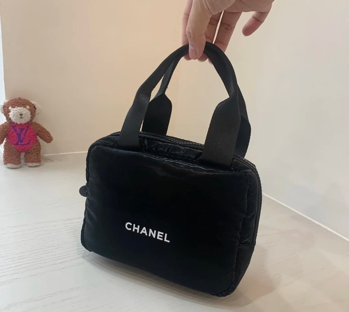 샤넬 뷰티 패딩 토드백 파우치  상품이미지3